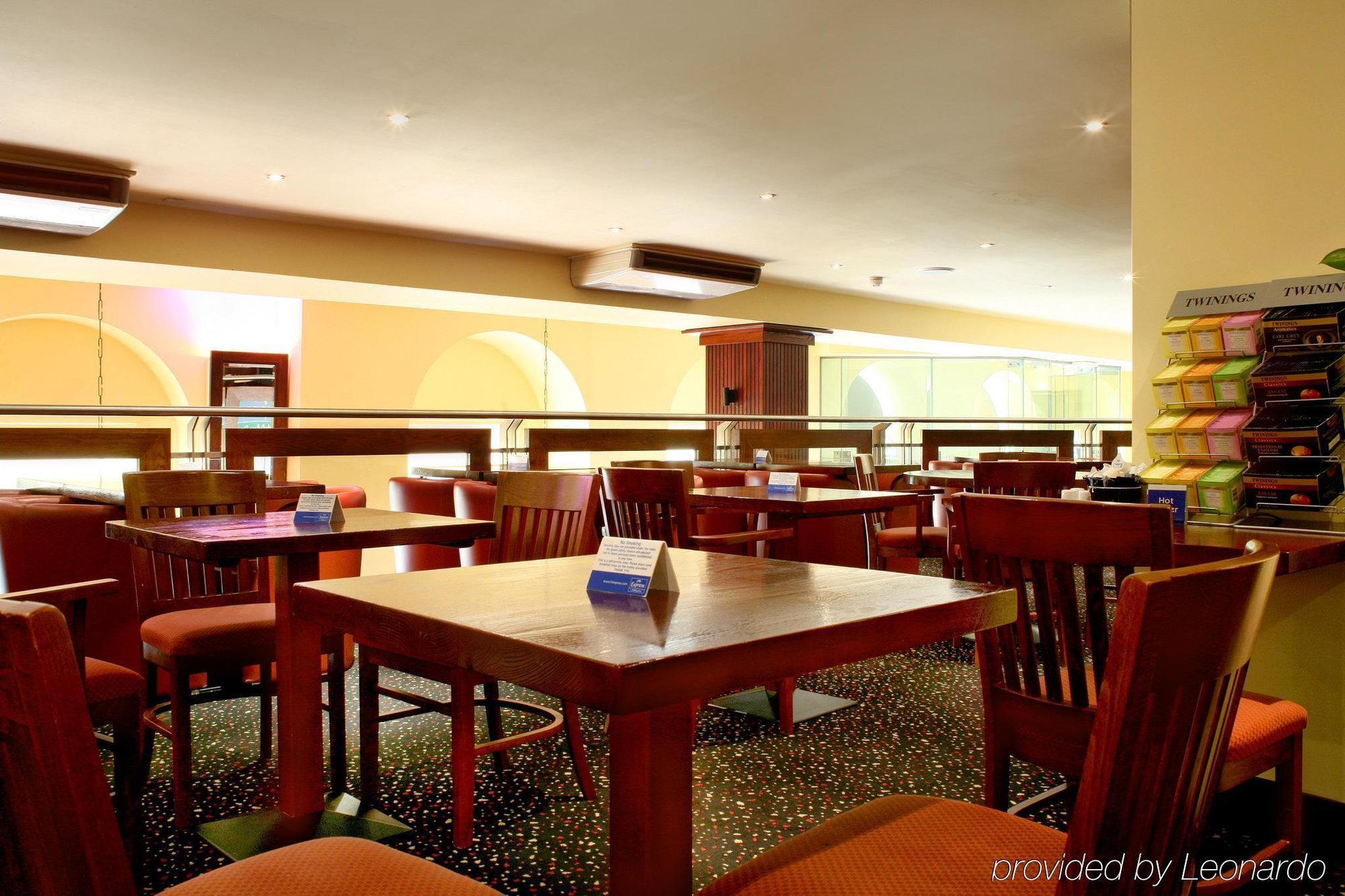 Holiday Inn Express Edinburgh City Centre By Ihg Ngoại thất bức ảnh